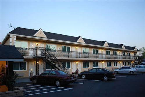 Walnut & Hotel West Covina